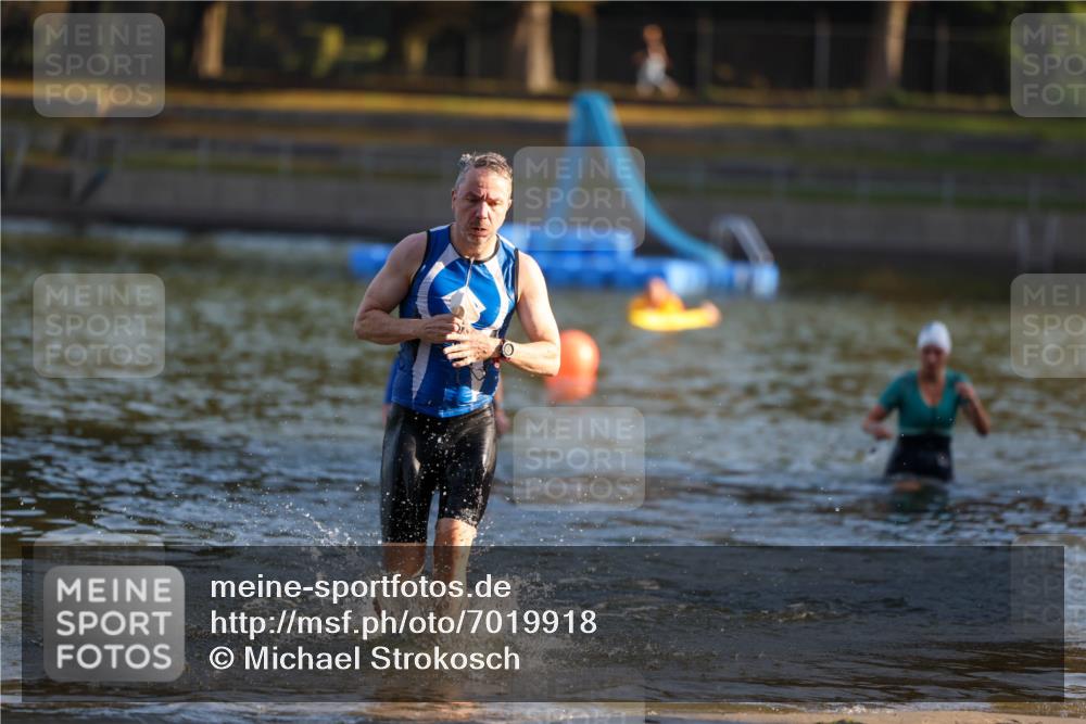 08.09.2024 - Stadtparktriathlon Michael Strokosch http://msf.ph/oto/7019918 08.09.2024 09:02:38 Schwimmen 101, 103 meine-sportfotos.de