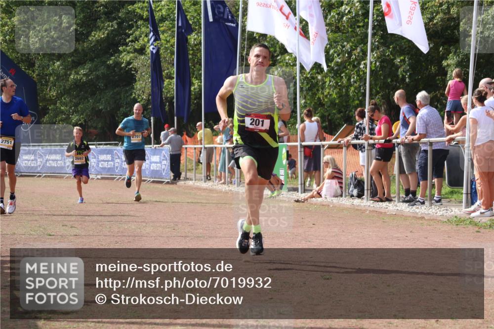 08.09.2024 - Airport Race Strokosch-Dieckow http://msf.ph/oto/7019932 08.09.2024 12:09:06 Ziel 201, 2692, 2707, 2751, 2757 meine-sportfotos.de