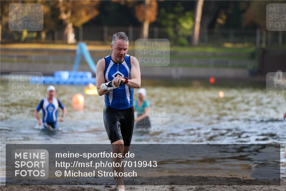 08.09.2024 - Stadtparktriathlon Michael Strokosch http://msf.ph/oto/7019943 08.09.2024 09:02:40 Schwimmen 100, 101, 103 meine-sportfotos.de