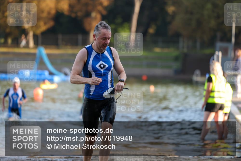 08.09.2024 - Stadtparktriathlon Michael Strokosch http://msf.ph/oto/7019948 08.09.2024 09:02:41 Schwimmen 100, 101, 103 meine-sportfotos.de