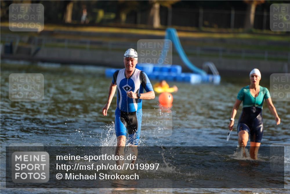 08.09.2024 - Stadtparktriathlon Michael Strokosch http://msf.ph/oto/7019997 08.09.2024 09:02:45 Schwimmen 100, 101 meine-sportfotos.de