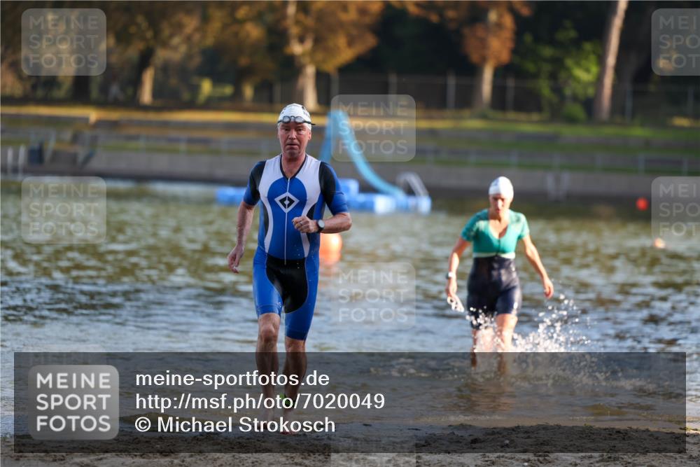 08.09.2024 - Stadtparktriathlon Michael Strokosch http://msf.ph/oto/7020049 08.09.2024 09:02:47 Schwimmen 100, 101 meine-sportfotos.de