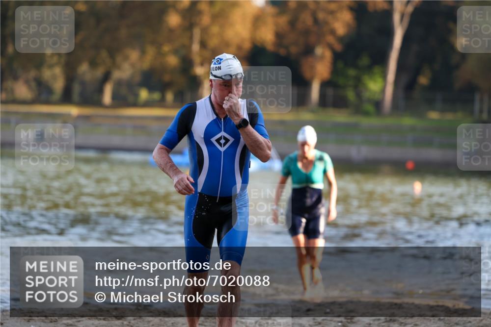 08.09.2024 - Stadtparktriathlon Michael Strokosch http://msf.ph/oto/7020088 08.09.2024 09:02:50 Schwimmen 100, 101 meine-sportfotos.de
