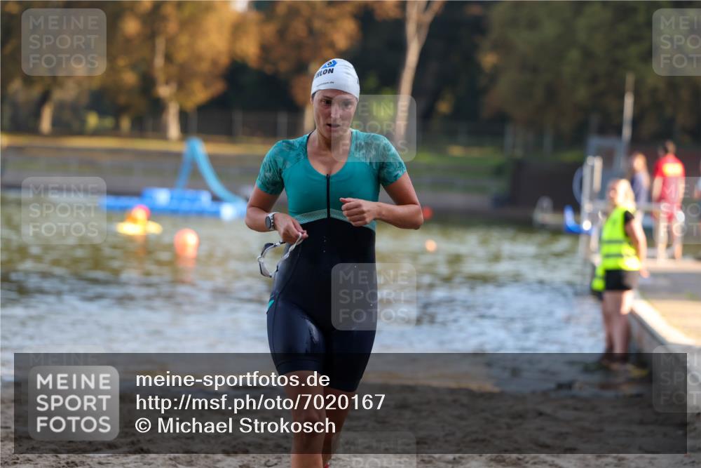 08.09.2024 - Stadtparktriathlon Michael Strokosch http://msf.ph/oto/7020167 08.09.2024 09:02:54 Schwimmen 100 meine-sportfotos.de