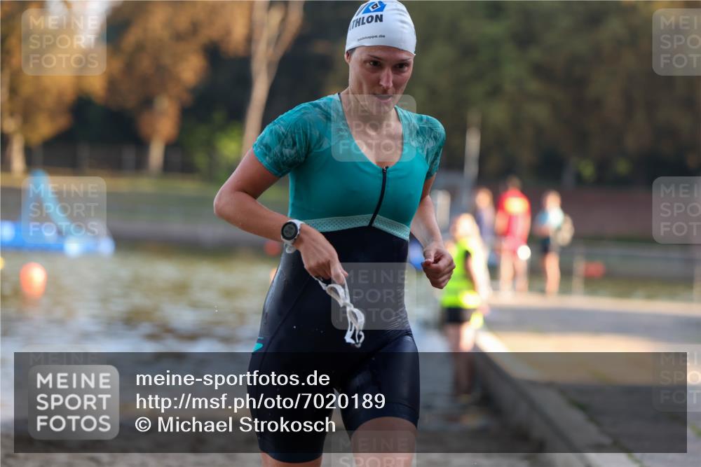 08.09.2024 - Stadtparktriathlon Michael Strokosch http://msf.ph/oto/7020189 08.09.2024 09:02:55 Schwimmen 100 meine-sportfotos.de