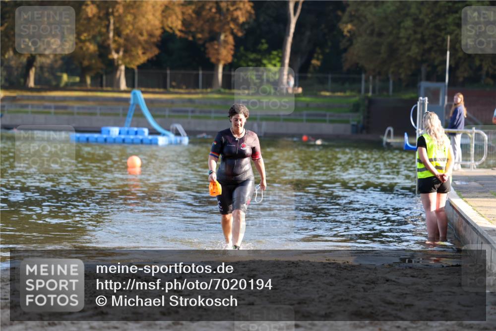 08.09.2024 - Stadtparktriathlon Michael Strokosch http://msf.ph/oto/7020194 08.09.2024 09:03:42 Schwimmen 95 meine-sportfotos.de