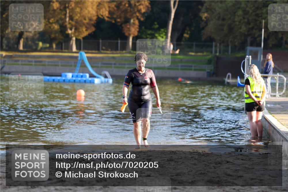 08.09.2024 - Stadtparktriathlon Michael Strokosch http://msf.ph/oto/7020205 08.09.2024 09:03:43 Schwimmen 95 meine-sportfotos.de