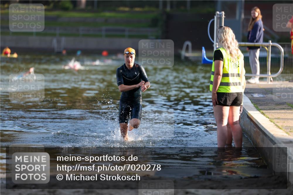 08.09.2024 - Stadtparktriathlon Michael Strokosch http://msf.ph/oto/7020278 08.09.2024 09:05:03 Schwimmen 131 meine-sportfotos.de