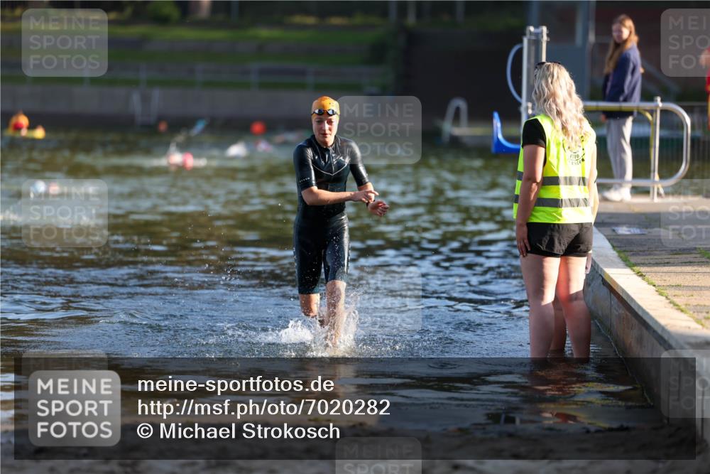 08.09.2024 - Stadtparktriathlon Michael Strokosch http://msf.ph/oto/7020282 08.09.2024 09:05:04 Schwimmen 131 meine-sportfotos.de