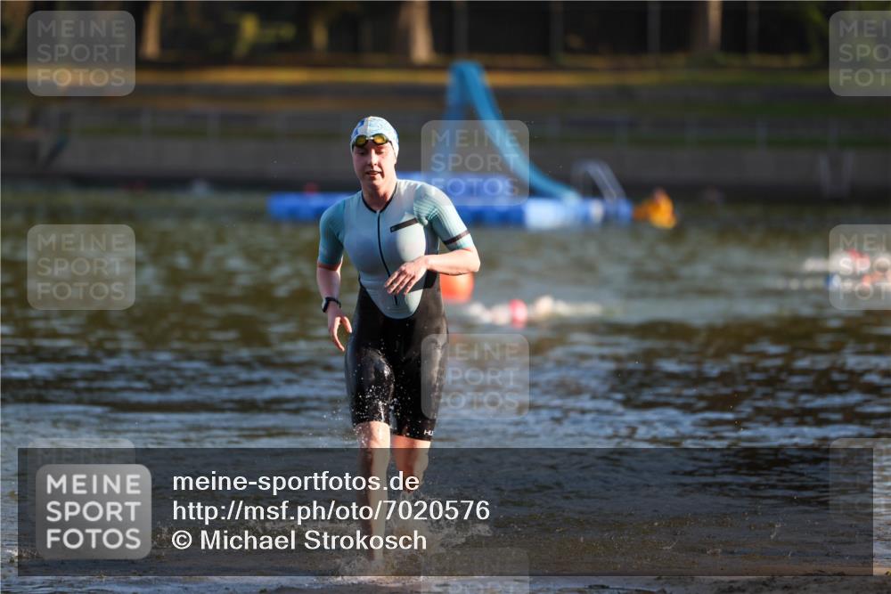 08.09.2024 - Stadtparktriathlon Michael Strokosch http://msf.ph/oto/7020576 08.09.2024 09:05:37 Schwimmen 159 meine-sportfotos.de