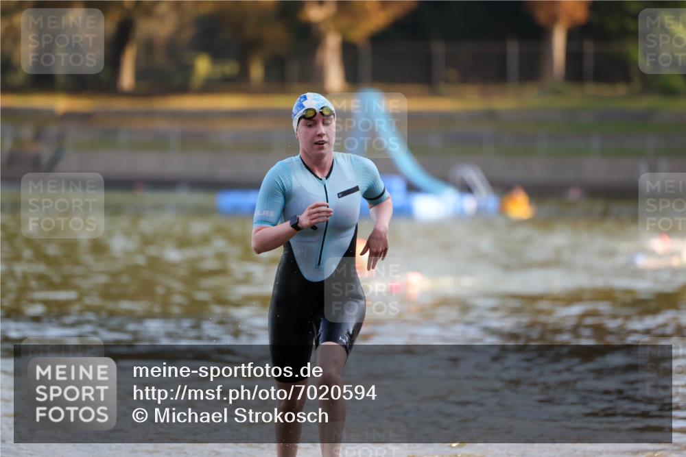 08.09.2024 - Stadtparktriathlon Michael Strokosch http://msf.ph/oto/7020594 08.09.2024 09:05:38 Schwimmen 159 meine-sportfotos.de