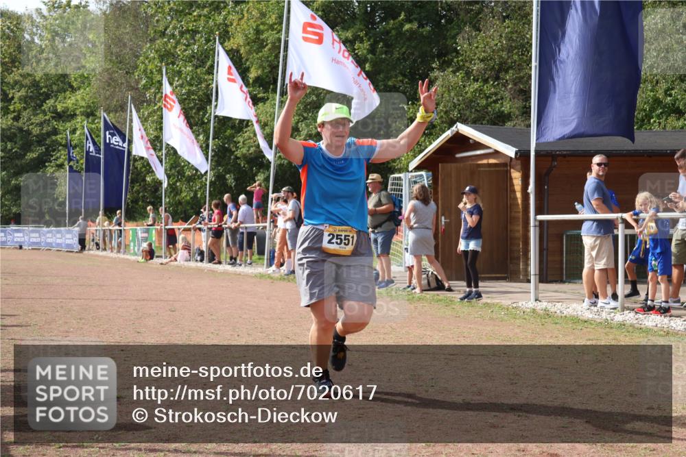 08.09.2024 - Airport Race Strokosch-Dieckow http://msf.ph/oto/7020617 08.09.2024 12:09:21 Ziel 2551, 2728, 2825 meine-sportfotos.de
