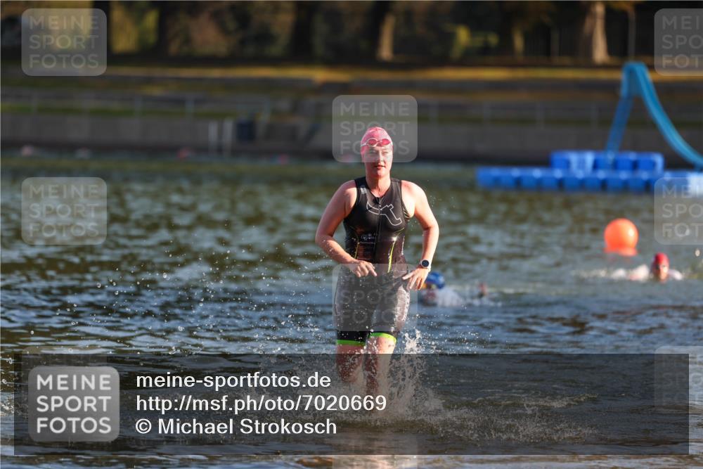 08.09.2024 - Stadtparktriathlon Michael Strokosch http://msf.ph/oto/7020669 08.09.2024 09:05:58 Schwimmen 154, 167 meine-sportfotos.de