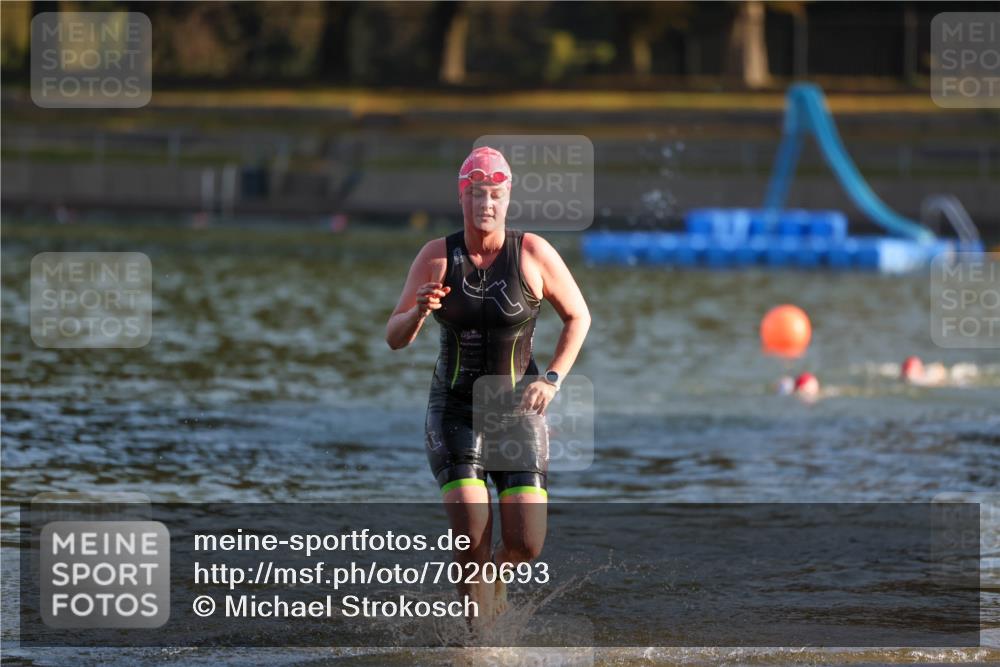 08.09.2024 - Stadtparktriathlon Michael Strokosch http://msf.ph/oto/7020693 08.09.2024 09:05:59 Schwimmen 154, 167 meine-sportfotos.de