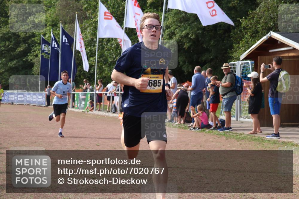 08.09.2024 - Airport Race Strokosch-Dieckow http://msf.ph/oto/7020767 08.09.2024 12:01:43 Ziel 2522, 2529, 2685 meine-sportfotos.de