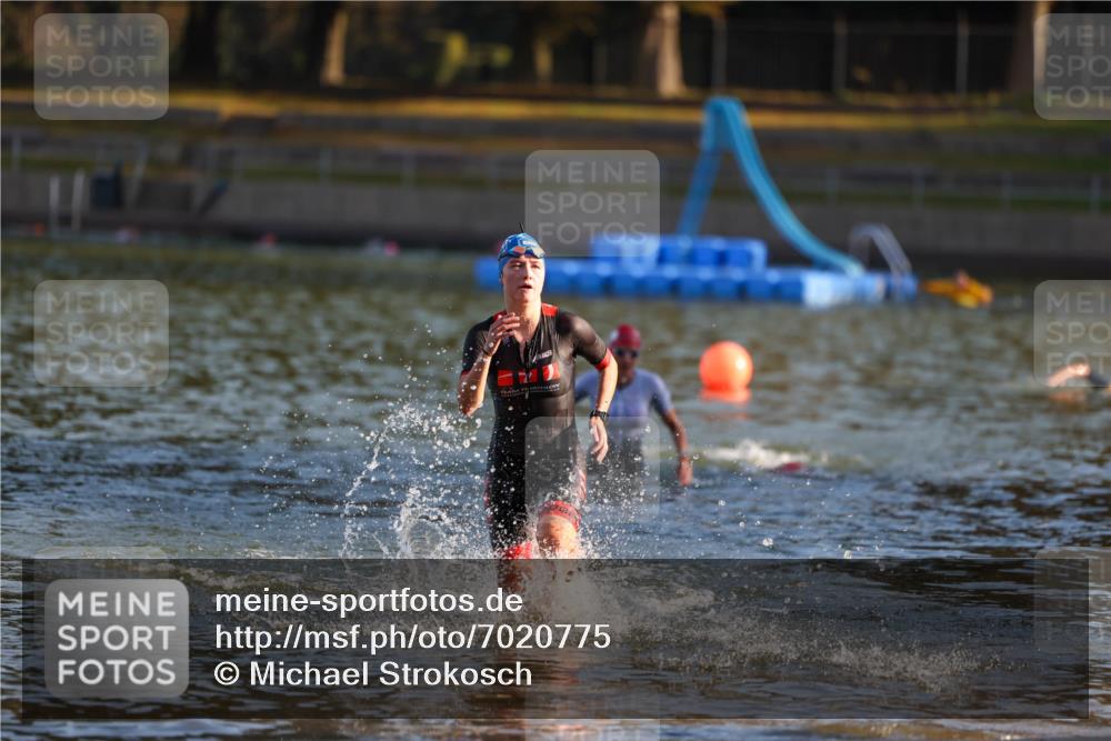 08.09.2024 - Stadtparktriathlon Michael Strokosch http://msf.ph/oto/7020775 08.09.2024 09:06:06 Schwimmen 153, 154, 172 meine-sportfotos.de