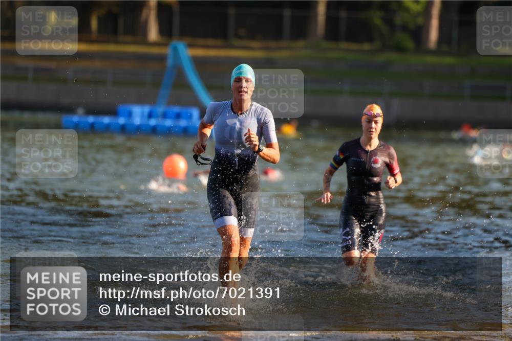 08.09.2024 - Stadtparktriathlon Michael Strokosch http://msf.ph/oto/7021391 08.09.2024 09:07:01 Schwimmen 140, 151, 163 meine-sportfotos.de