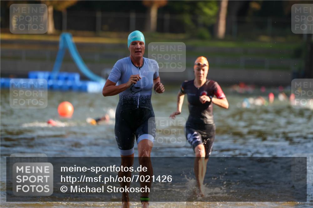 08.09.2024 - Stadtparktriathlon Michael Strokosch http://msf.ph/oto/7021426 08.09.2024 09:07:02 Schwimmen 140, 151 meine-sportfotos.de