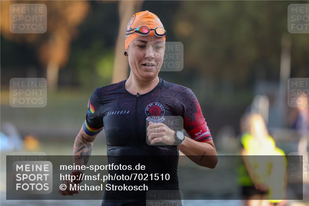 08.09.2024 - Stadtparktriathlon Michael Strokosch http://msf.ph/oto/7021510 08.09.2024 09:07:07 Schwimmen 140 meine-sportfotos.de