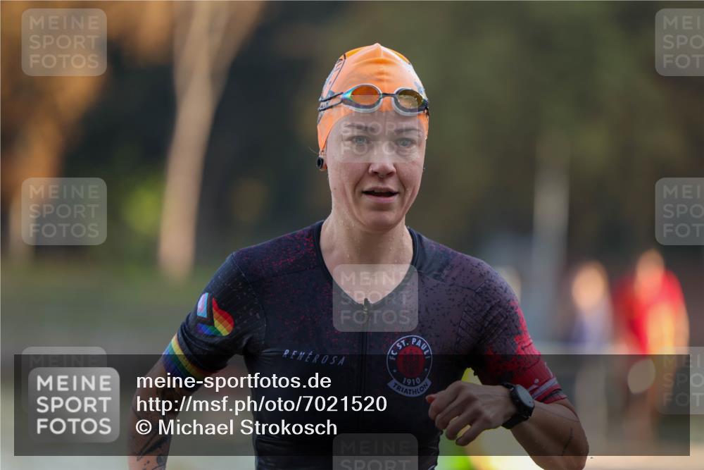 08.09.2024 - Stadtparktriathlon Michael Strokosch http://msf.ph/oto/7021520 08.09.2024 09:07:07 Schwimmen 140 meine-sportfotos.de