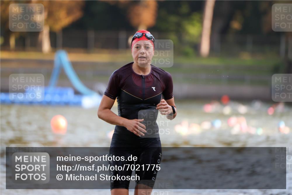 08.09.2024 - Stadtparktriathlon Michael Strokosch http://msf.ph/oto/7021775 08.09.2024 09:07:30 Schwimmen 144 meine-sportfotos.de