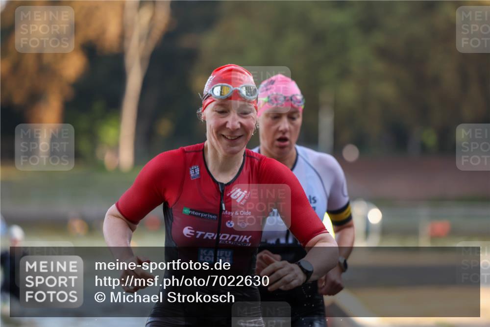 08.09.2024 - Stadtparktriathlon Michael Strokosch http://msf.ph/oto/7022630 08.09.2024 09:09:10 Schwimmen 145, 160, 162, 166 meine-sportfotos.de