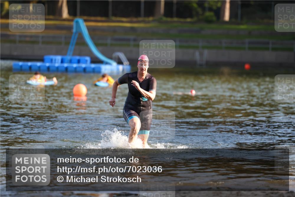08.09.2024 - Stadtparktriathlon Michael Strokosch http://msf.ph/oto/7023036 08.09.2024 09:10:06 Schwimmen 169, 179 meine-sportfotos.de