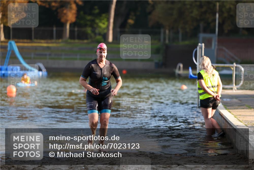 08.09.2024 - Stadtparktriathlon Michael Strokosch http://msf.ph/oto/7023123 08.09.2024 09:10:10 Schwimmen 179 meine-sportfotos.de