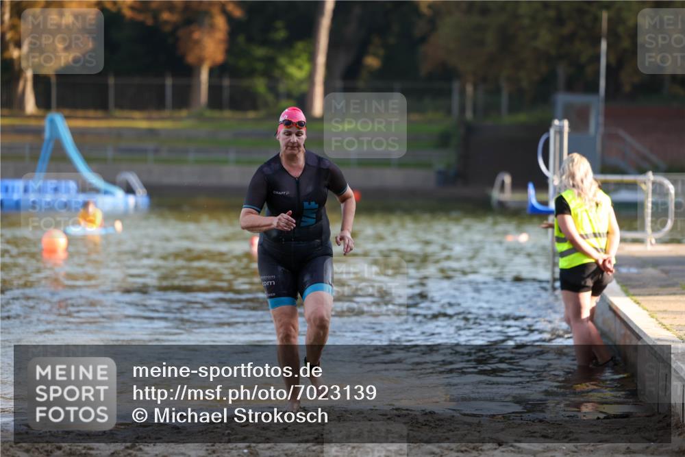 08.09.2024 - Stadtparktriathlon Michael Strokosch http://msf.ph/oto/7023139 08.09.2024 09:10:10 Schwimmen 179 meine-sportfotos.de