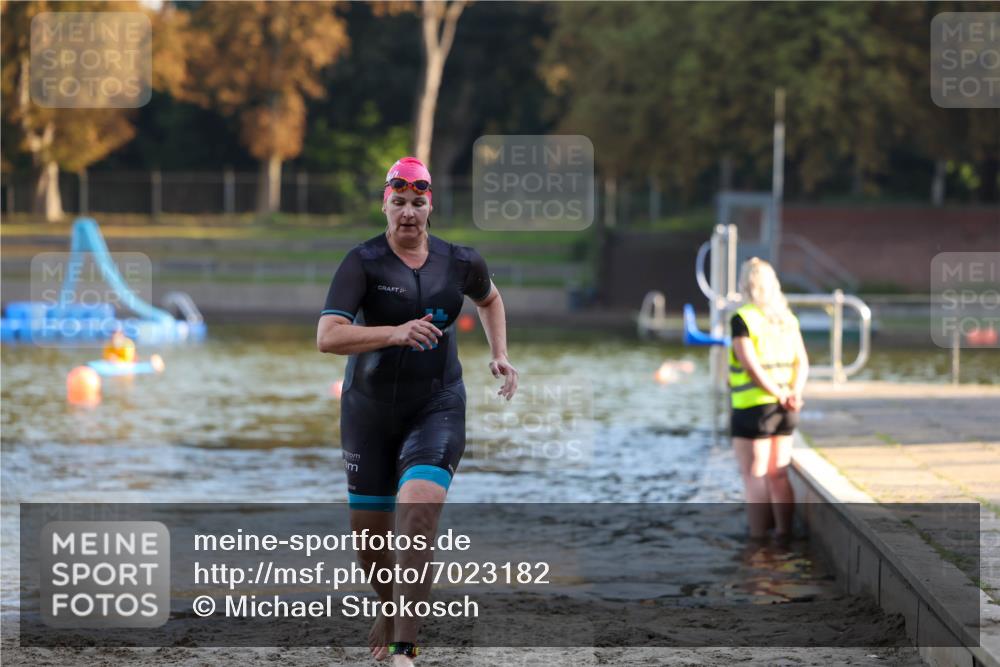 08.09.2024 - Stadtparktriathlon Michael Strokosch http://msf.ph/oto/7023182 08.09.2024 09:10:12 Schwimmen 179 meine-sportfotos.de