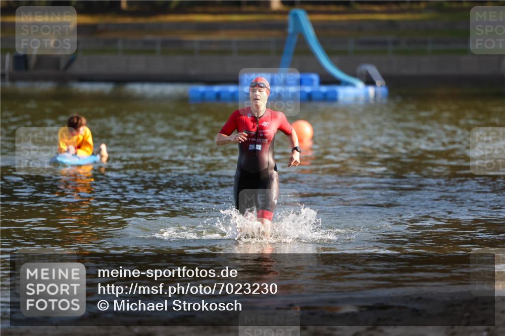 08.09.2024 - Stadtparktriathlon Michael Strokosch http://msf.ph/oto/7023230 08.09.2024 09:10:40 Schwimmen 148 meine-sportfotos.de