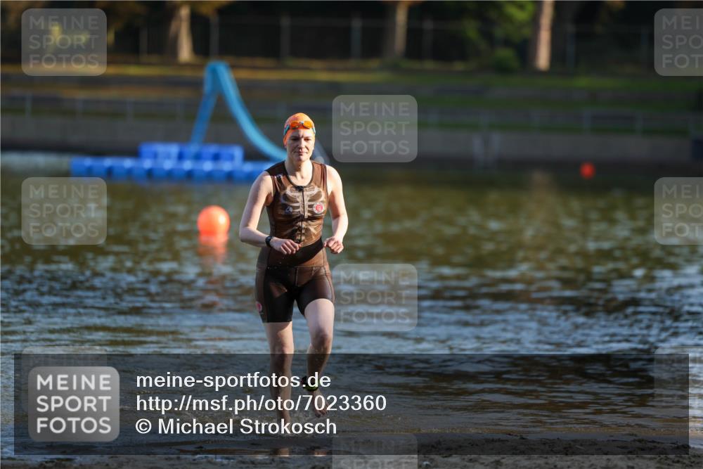 08.09.2024 - Stadtparktriathlon Michael Strokosch http://msf.ph/oto/7023360 08.09.2024 09:10:58 Schwimmen 141 meine-sportfotos.de