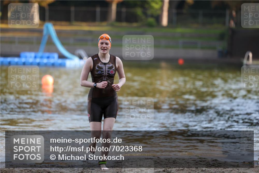 08.09.2024 - Stadtparktriathlon Michael Strokosch http://msf.ph/oto/7023368 08.09.2024 09:10:59 Schwimmen 141 meine-sportfotos.de