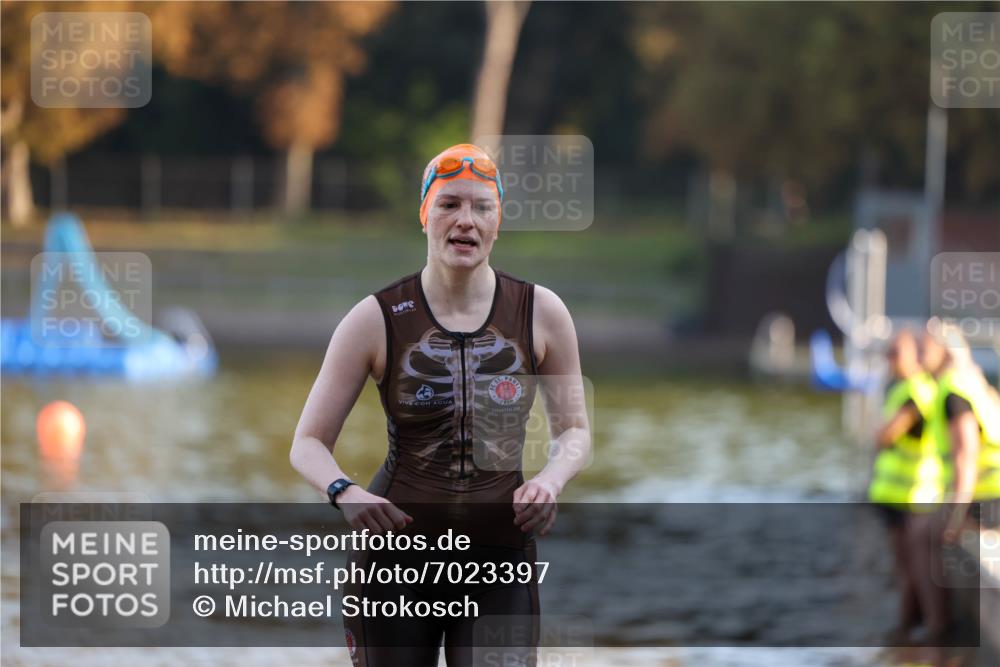 08.09.2024 - Stadtparktriathlon Michael Strokosch http://msf.ph/oto/7023397 08.09.2024 09:11:02 Schwimmen 141 meine-sportfotos.de