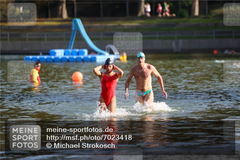 08.09.2024 - Stadtparktriathlon Michael Strokosch http://msf.ph/oto/7023418 08.09.2024 09:44:40 Schwimmen 201, 221, 234 meine-sportfotos.de