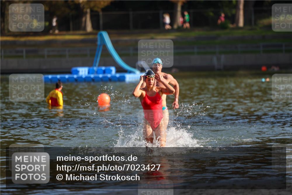 08.09.2024 - Stadtparktriathlon Michael Strokosch http://msf.ph/oto/7023427 08.09.2024 09:44:41 Schwimmen 201, 221, 234 meine-sportfotos.de