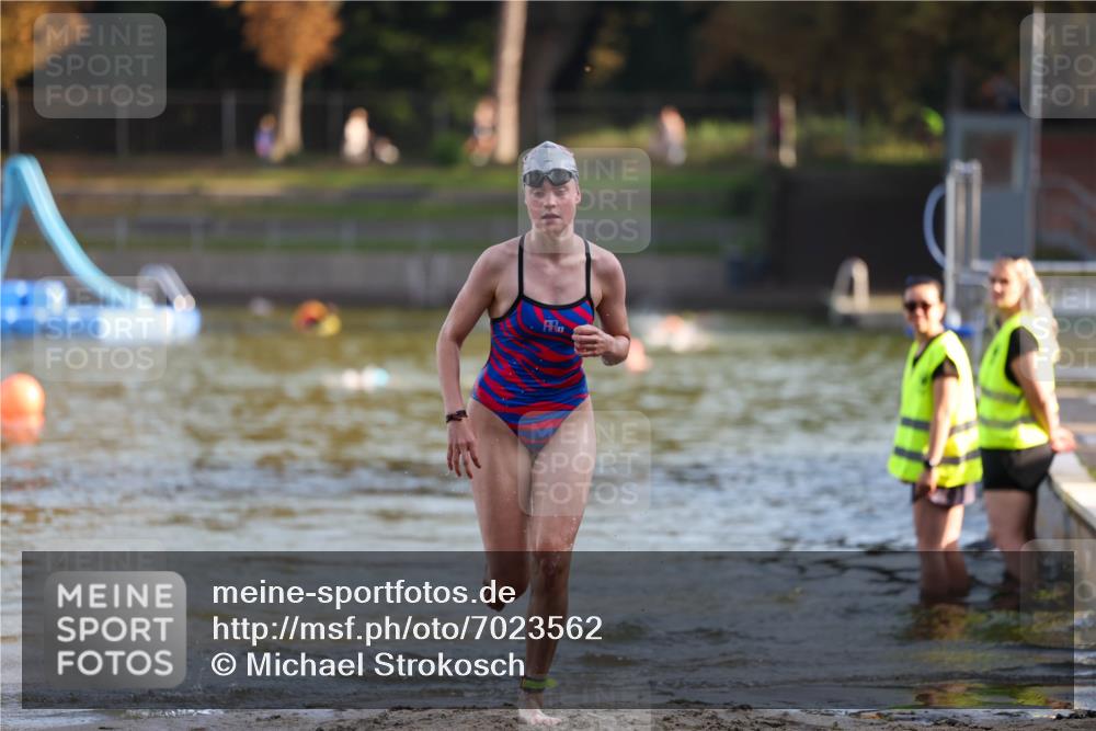 08.09.2024 - Stadtparktriathlon Michael Strokosch http://msf.ph/oto/7023562 08.09.2024 09:45:20 Schwimmen 184 meine-sportfotos.de