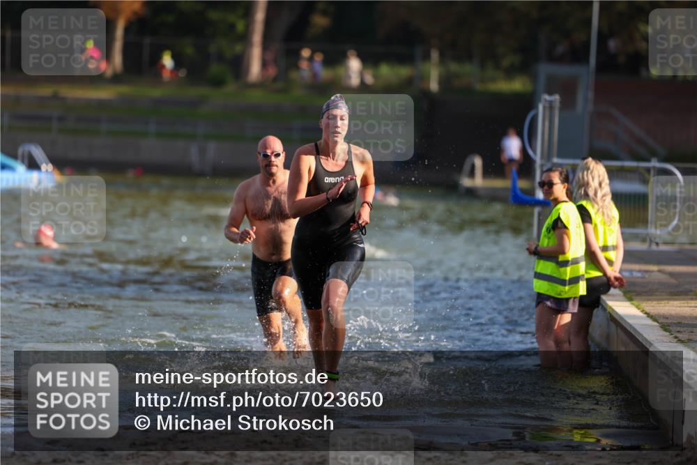 08.09.2024 - Stadtparktriathlon Michael Strokosch http://msf.ph/oto/7023650 08.09.2024 09:46:24 Schwimmen 250, 256 meine-sportfotos.de