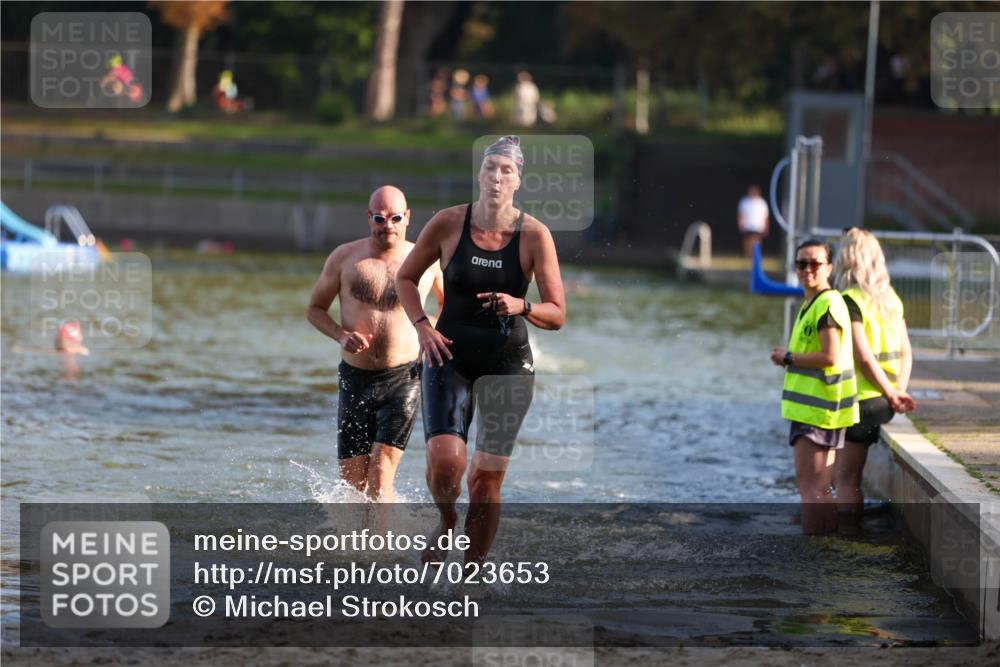 08.09.2024 - Stadtparktriathlon Michael Strokosch http://msf.ph/oto/7023653 08.09.2024 09:46:24 Schwimmen 250, 256 meine-sportfotos.de