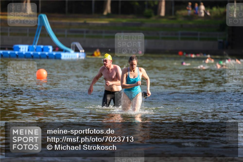 08.09.2024 - Stadtparktriathlon Michael Strokosch http://msf.ph/oto/7023713 08.09.2024 09:46:44 Schwimmen 204, 211 meine-sportfotos.de