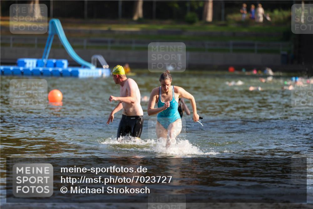 08.09.2024 - Stadtparktriathlon Michael Strokosch http://msf.ph/oto/7023727 08.09.2024 09:46:45 Schwimmen 204, 211 meine-sportfotos.de