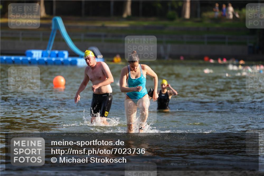 08.09.2024 - Stadtparktriathlon Michael Strokosch http://msf.ph/oto/7023736 08.09.2024 09:46:46 Schwimmen 204, 211 meine-sportfotos.de
