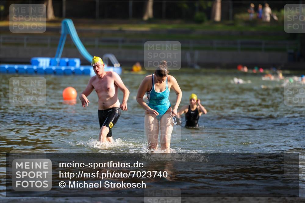 08.09.2024 - Stadtparktriathlon Michael Strokosch http://msf.ph/oto/7023740 08.09.2024 09:46:46 Schwimmen 204, 211 meine-sportfotos.de