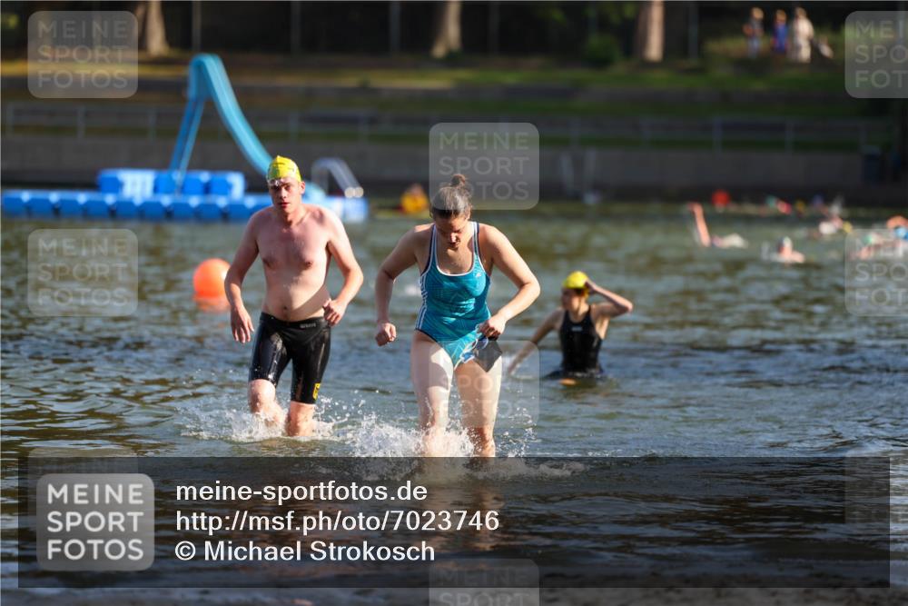 08.09.2024 - Stadtparktriathlon Michael Strokosch http://msf.ph/oto/7023746 08.09.2024 09:46:47 Schwimmen 204, 211 meine-sportfotos.de