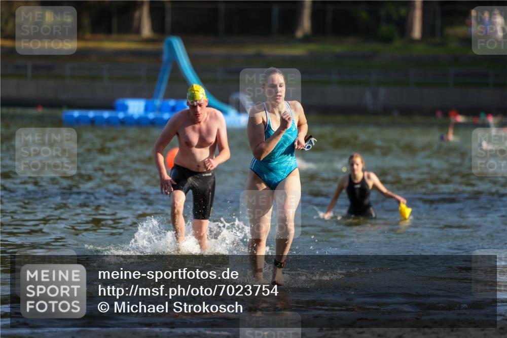 08.09.2024 - Stadtparktriathlon Michael Strokosch http://msf.ph/oto/7023754 08.09.2024 09:46:48 Schwimmen 204, 211, 243 meine-sportfotos.de