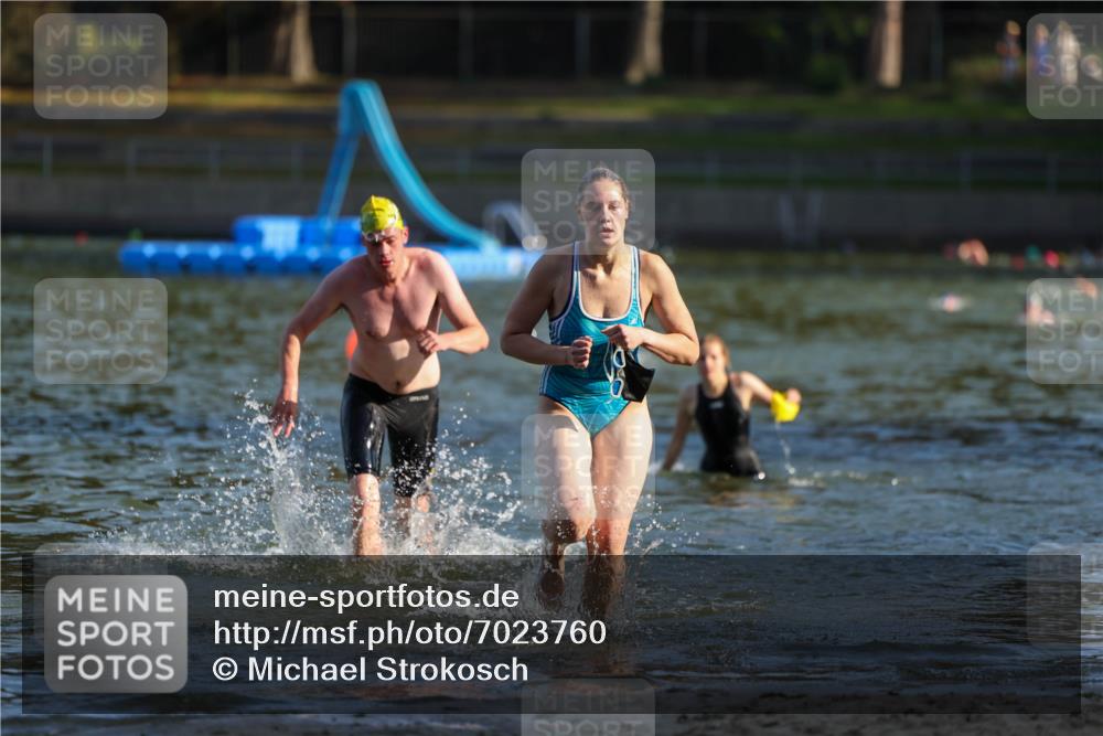 08.09.2024 - Stadtparktriathlon Michael Strokosch http://msf.ph/oto/7023760 08.09.2024 09:46:48 Schwimmen 204, 211, 243 meine-sportfotos.de