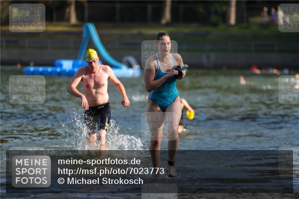 08.09.2024 - Stadtparktriathlon Michael Strokosch http://msf.ph/oto/7023773 08.09.2024 09:46:49 Schwimmen 204, 211, 243 meine-sportfotos.de