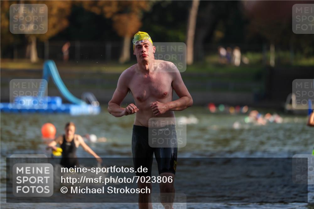 08.09.2024 - Stadtparktriathlon Michael Strokosch http://msf.ph/oto/7023806 08.09.2024 09:46:53 Schwimmen 204, 211, 243 meine-sportfotos.de