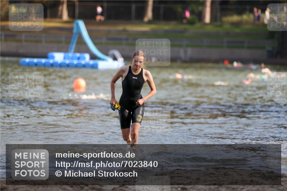 08.09.2024 - Stadtparktriathlon Michael Strokosch http://msf.ph/oto/7023840 08.09.2024 09:46:58 Schwimmen 243 meine-sportfotos.de