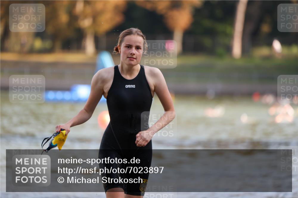 08.09.2024 - Stadtparktriathlon Michael Strokosch http://msf.ph/oto/7023897 08.09.2024 09:47:01 Schwimmen 217, 243 meine-sportfotos.de